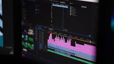 Cómo el desarrollo de software personalizado mejora el rendimiento de los medios