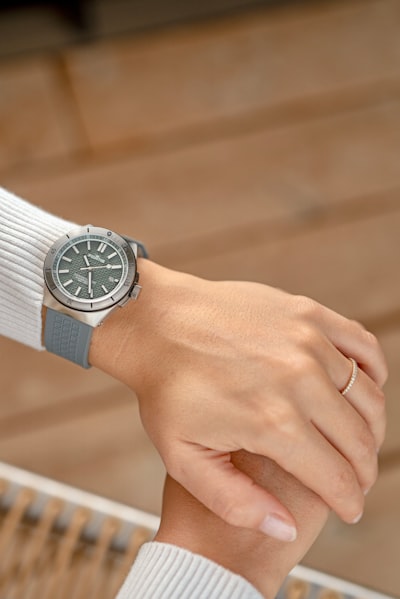 Este reloj anillo mide frecuencia cardíaca, sueño y actividad física.