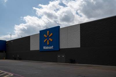 El CEO de Walmart renuncia después de una década
