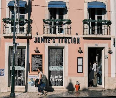 La mejor guía para encontrar servicios de n8n en Paterna