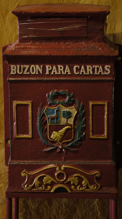 Reemplazo de buzón compartido en Granada