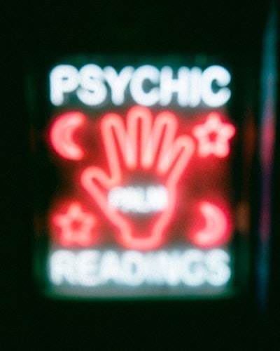 ChatGPT revela la prevalencia de psicosis y pensamientos suicidas en los usuarios