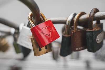 Implementación de rastros de auditoría criptográficos para sistemas de trading