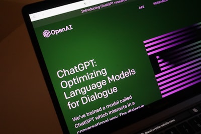 OpenAI: nuevo modelo de ChatGPT alucina menos