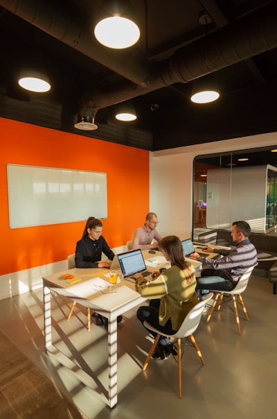 Claves para poner en producción tu intranet con salas de proyectos