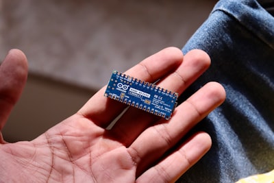Pinch: the ultra-small microcontroller for DIY projects