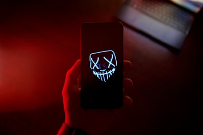 Este spyware agresivo afecta a dispositivos Android e iOS