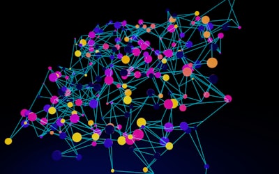 Aprendizaje de redes neuronales en un modelo de datos expresivo
