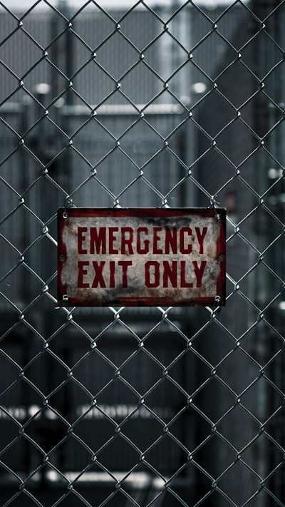 Transformador de decisiones en preemción de emergencia