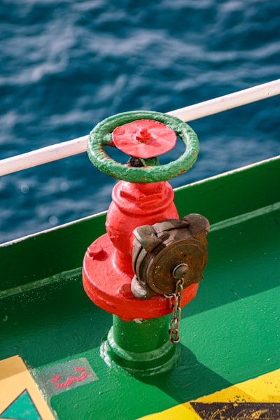 Supervised Fine-Tuning with Anchored Adjustment