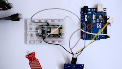 Construyendo un equipo de analistas SOC autónomos con Python