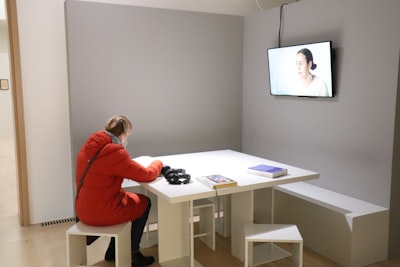 VideoRouter: Enrutamiento dual adaptativo para la comprensión eficiente de videos largos
