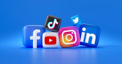 Top 3 Expertos en creación de anuncios de medios sociales de IA en Vitoria