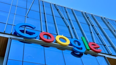 Google expuso datos personales y financieros de periodista estudiante a ICE