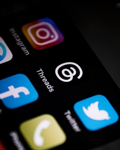 Personaliza tu feed y únete a comunidades en Threads