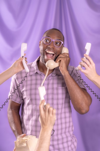 Soluciones de problemas empresariales con AI Phone Services.