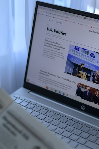Jefe de Ciberseguridad de EE. UU. Compartió Datos Sensibles en ChatGPT Público