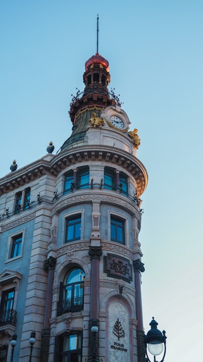 Automatización de registros de empleados en Madrid