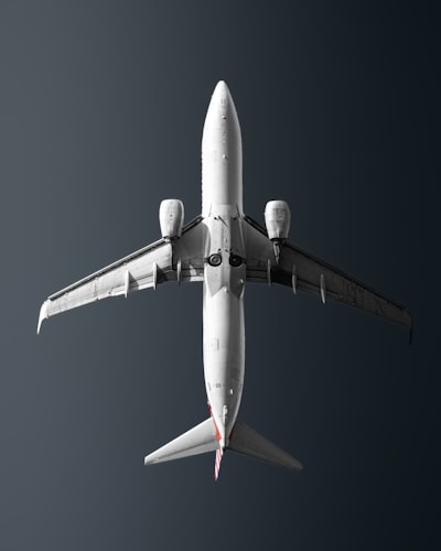 Diseño eficiente de aeronaves con redes neuronales informadas por física