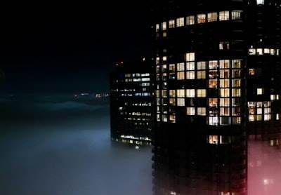 Los servicios de inteligencia empresarial se alojan de forma local o en la nube