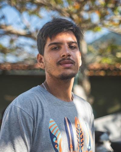 Descubre cómo ganó $12,000 en Amazon y superó los $250 millones