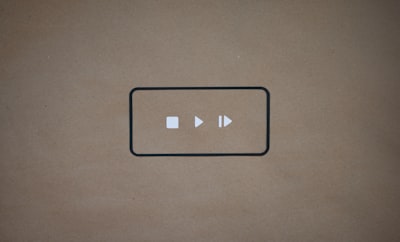 YouTube eliminó mi música, así que creé un servicio para restaurarlas automáticamente.