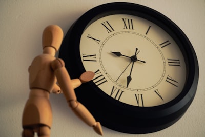 ¿Cuánto tiempo toma implementar servicios de consultoría en arquitectura de software?