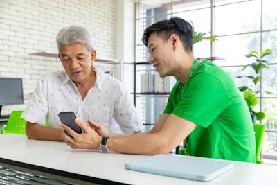 Mejora de la satisfacción del cliente mediante la modernización del software.
