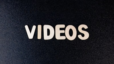 La guía esencial para crear videos corporativos de IA en Málaga