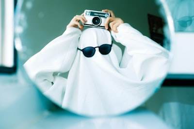 Haz la foto de "Ghostface" con IA en 3 pasos