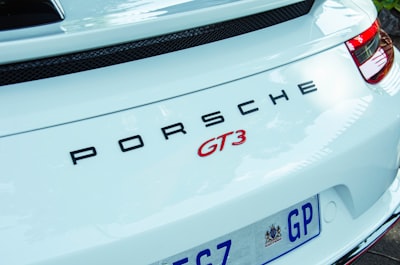 Ahorra en el "Impuesto Porsche" y controla los costos de mantenimiento