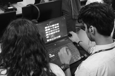 Un socio de desarrollo de software de gestión de datos maestros verificado y con experiencia.