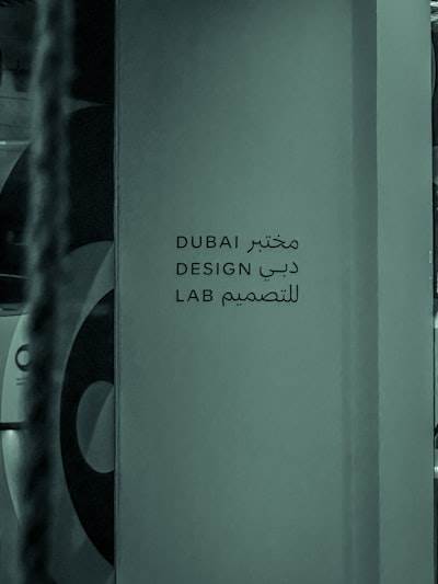 ¿Se proporcionan materiales en los cursos de robótica en Dubai?