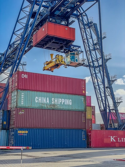 Localización y soporte multilingüe en software de comercio exterior