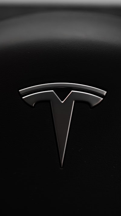 Tesla interrumpe la producción de los modelos S y X