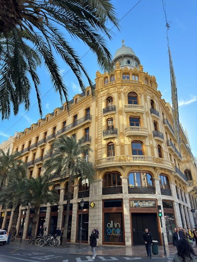 Partner oficial de construcción de GPT personalizados en Valencia con más de 15 años de experiencia