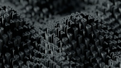 Lentitud del Algoritmo de Pesos Multiplicativos Optimistas: Geometría de la disipación de energía