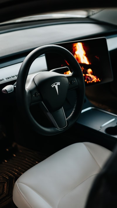 Tesla elimina el piloto automático estándar.