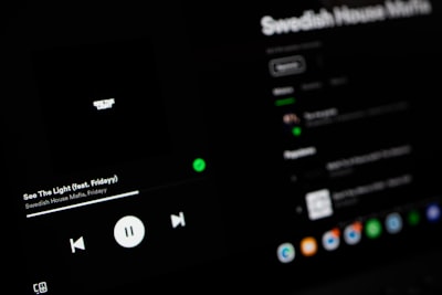 Música de IA inunda el streaming: ¿quién la quiere?