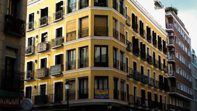 Integración de empresa de tienda en línea en Madrid con CRM existente
