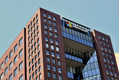 Phil Spencer y Sarah Bond dejan Microsoft: Reestructuración en Xbox