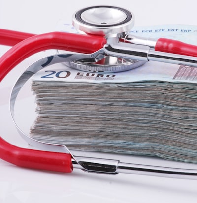 Automatización en atención médica: ahorros a largo plazo.