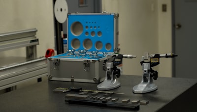 Autocalibración con restricciones físicas en instrumentos científicos