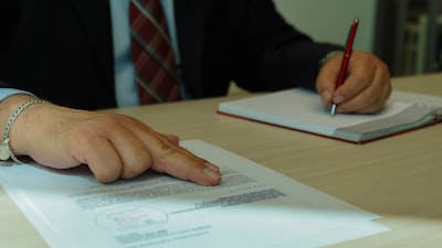 Deje de usar formularios en papel: Solución eficaz para la oficina en Málaga 2026