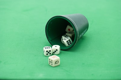 Esoteric Ebb: tirar dados con un gran DM