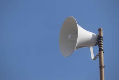¿Cuál es el momento adecuado para que las agencias gubernamentales inviertan en tecnología de búsqueda por voz?