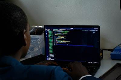 El peso invisible de los desarrolladores nigerianos
