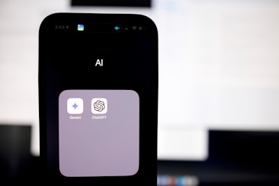 ¿Cómo la IA mejora los servicios telefónicos?