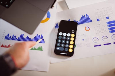 Factores que determinan el costo de una app para reemplazar hojas de cálculo