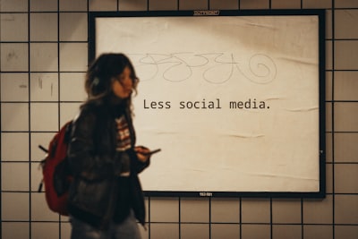 Casos de uso de creación de anuncios de IA en redes sociales